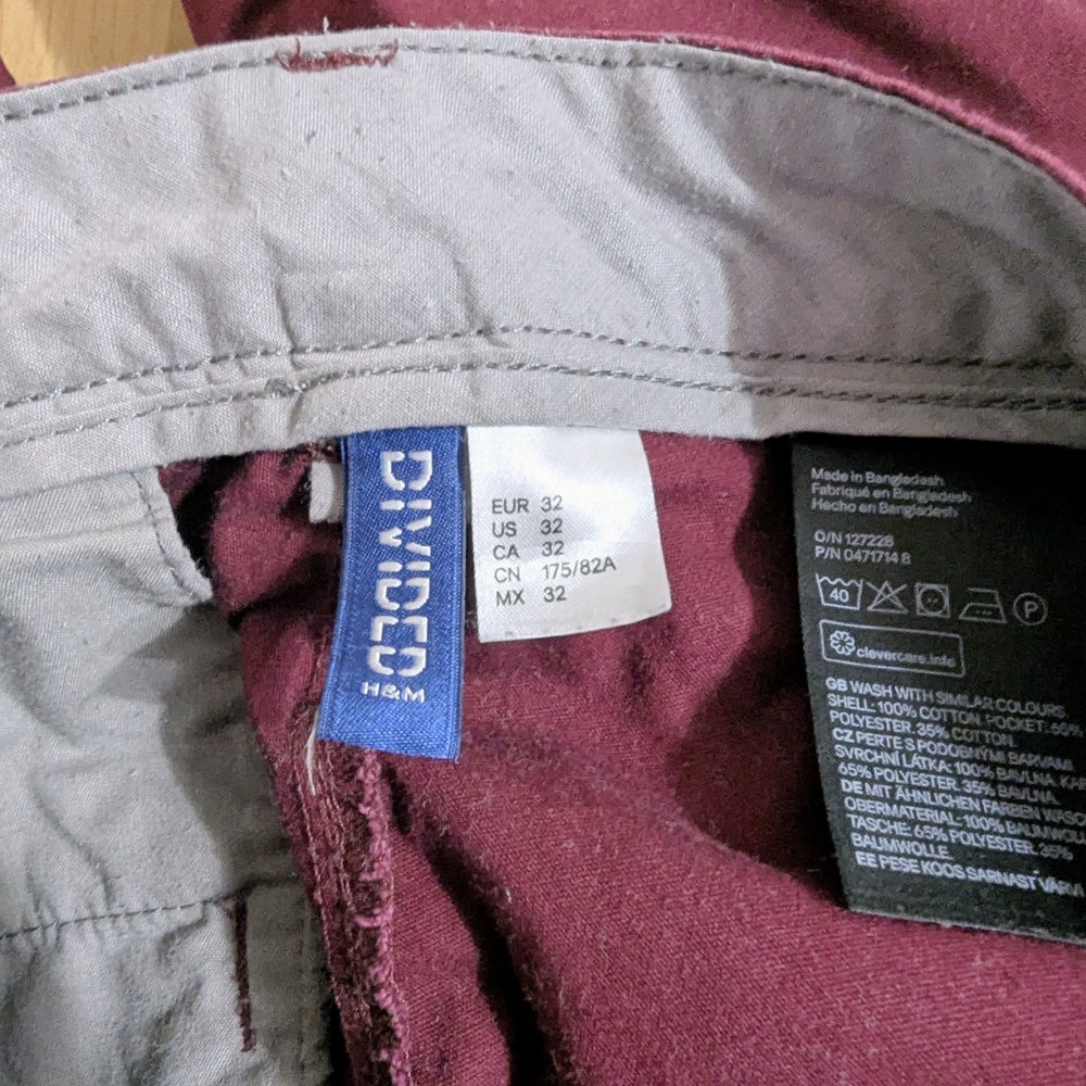 H&M Men's Dark Red Flat Front Shorts - Picture 3 of 3
